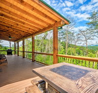 'Southern Spirit' Cabin - 1 Mile to Bryson City