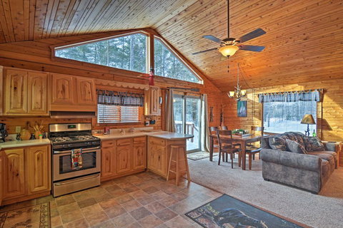 'Thunder Cove Cabin' Manistique Cabin With Lake View! - Swimm 1