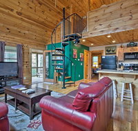 'Trot Inn' Bryson City Cabin with Hot Tub  Fire Pit