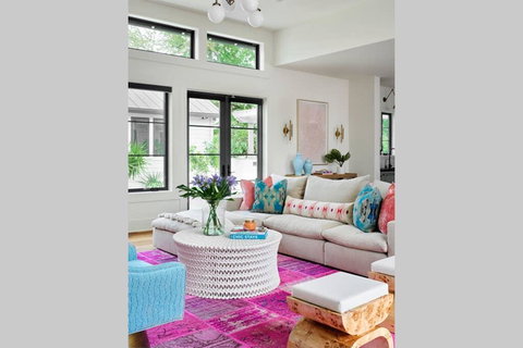 **Modern And Cool Luxury Getaway** - Renee 1