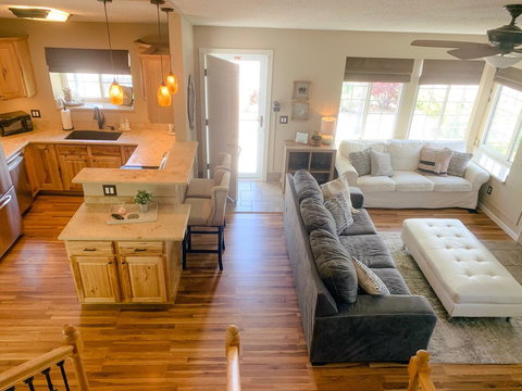 *Home Away From Home-* Near AF Academy - Renee 0