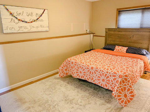 *Home Away From Home-* Near AF Academy - Renee 3