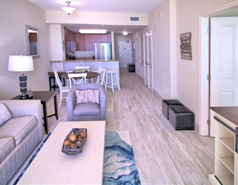 0406 1B/2 Bath With Bonus Room. Renovated April 2018! - Renee 0