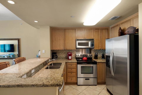 0608 -1B/2 Bath With Bonus Room. Master Bedroom & Living Room Face The Gulf! - Renee 3