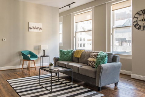 1 And 2 BR Downtown Apts By Frontdesk - Renee 1