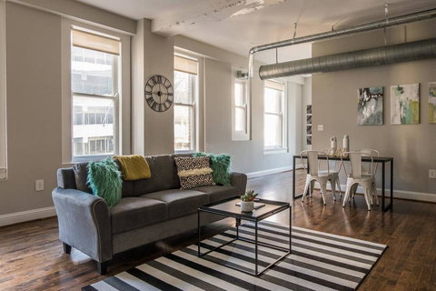 1 And 2 BR Downtown Apts By Frontdesk - Renee 0