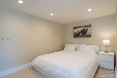 1 Bedroom, 6 People - Walk From The Beach, Shopping Mall And Restaurants - Renee 2