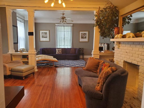 10 Minutes To Beale Street, Sleeps Up To 26 - Renee 2