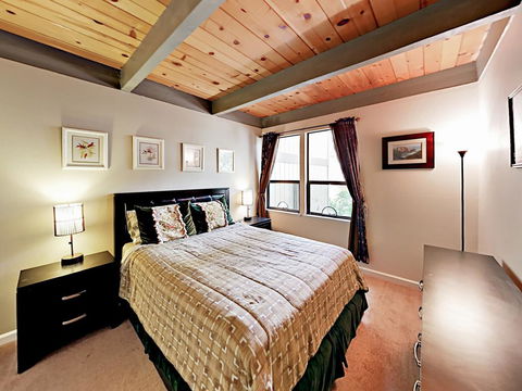 1001 Commonwealth Dr Condo Unit 101 - Internet Find 1