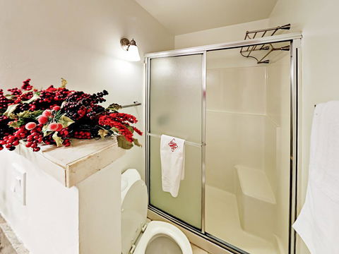1001 Commonwealth Dr Condo Unit 101 - Internet Find 2