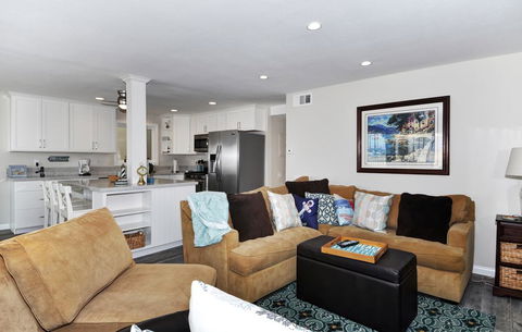 1005 E Balboa Unit A Lower #1 4 Bedroom Condo - Internet Find 2