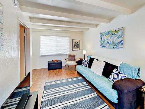1137 Montauk Ln Apartment Upper Unit Apts - Renee 3