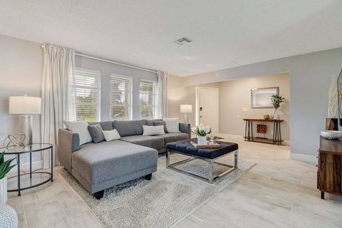 1201 SE 32nd Ter - Renee 1