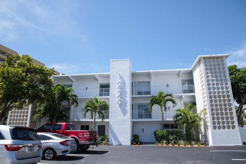 1229 Apartments At Beachcomber Resort And Villas - Renee 0
