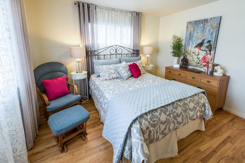 1271 Hillcrest House - Renee 1