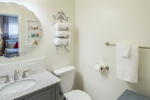 1271 Hillcrest House - Renee 2