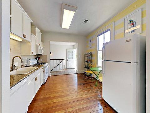 1309 Ave N Home - Internet Find 1