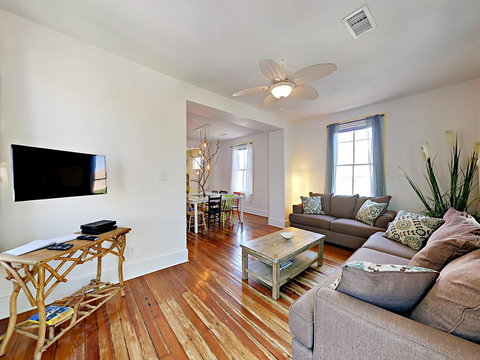 1309 Ave N Home - Internet Find 0