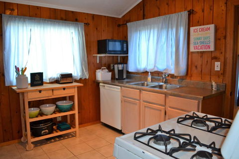 131 4th Ave Unit B - Renee 1