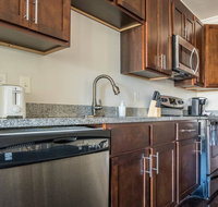 2 BR Apt with Parking by Frontdesk