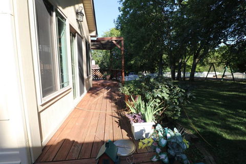 2,100 Sq Feet - Fenced In Back YARD For Pets! - Internet Find 2