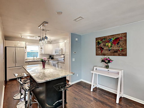 2040 Forest Drive Home - Internet Find 2