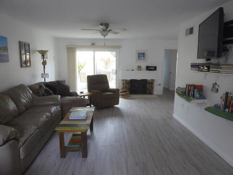 237 - 1 Story Townhouse - Renee 2