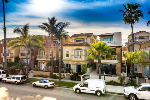 249 - 3 Story Dream Home - Renee 1
