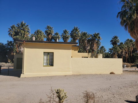 29 Palms Inn - Renee 1