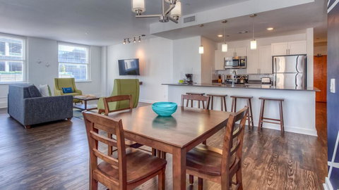 2BR At West 7th Street - Internet Find 3