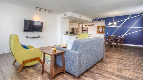 2BR At West 7th Street - Internet Find 0