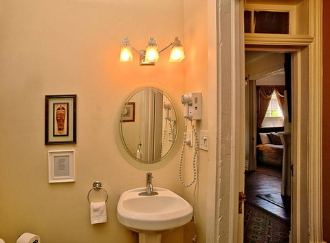 3 Bedroom Victorian Stunner On Forsyth Park - Renee 3