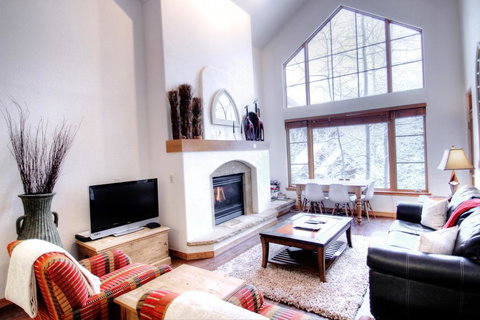 304 Spruce Tree Lodge Condo - Internet Find 0