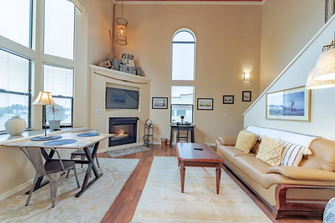 324 1st Street Lofts - Renee 0