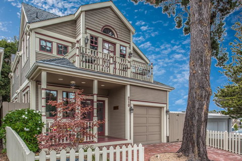 3703 La Gloria Cottage-by-the-Sea - Renee 0