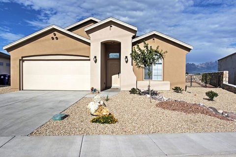 3BR Las Cruces House With Patio Mountain View! - Internet Find 2