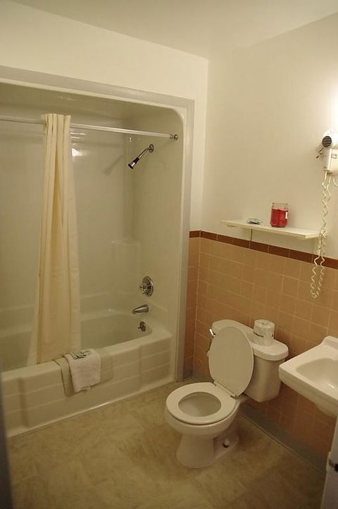 4-Winds Motel - Internet Find 3