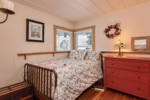 4175 Robert Ave Cabin - Renee 2