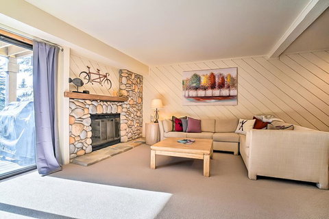 4311 Fairway 9 - Renee 1