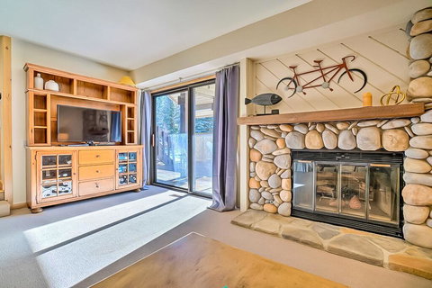 4311 Fairway 9 - Renee 2