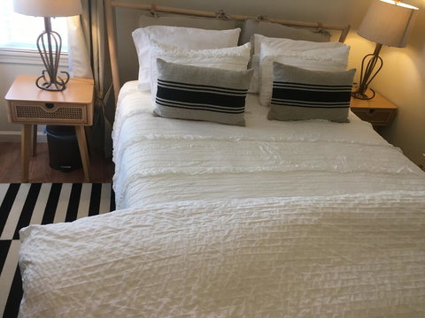 5208 Pine Street - Internet Find 1