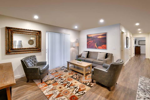 5D New RedCliff Condo, Pool & Hot Tub - Internet Find 1