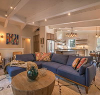 6180 Lark  Mountain Modern Beauty w/ Full Chamberlands Access