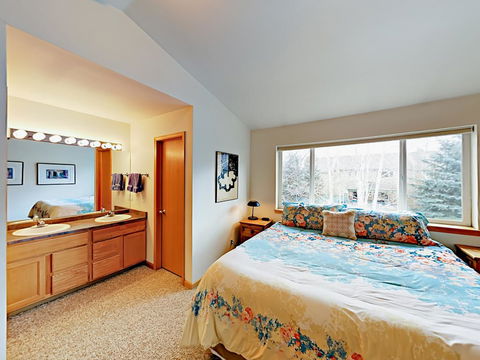 65 Stonegate Cir Townhouse - Internet Find 2