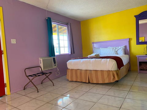 9 Palms Inn - Internet Find 3