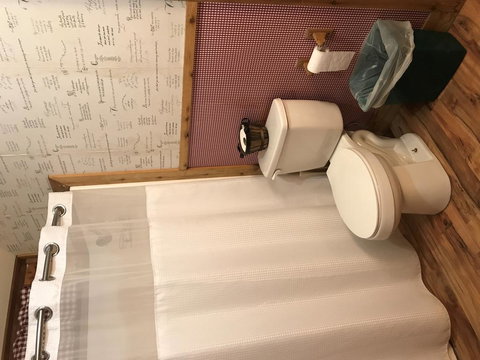 A Peace Of Heaven Cabins And RV - Internet Find 3