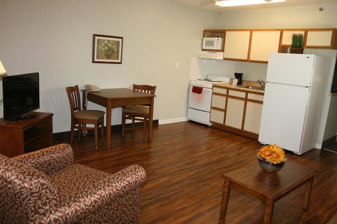 Affordable Suites Greenville - Renee 0