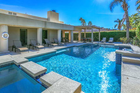 Alluring Palm Desert Retreat - Internet Find 0