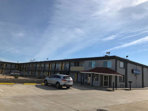 Americas Best Value Inn Garland - Renee 2