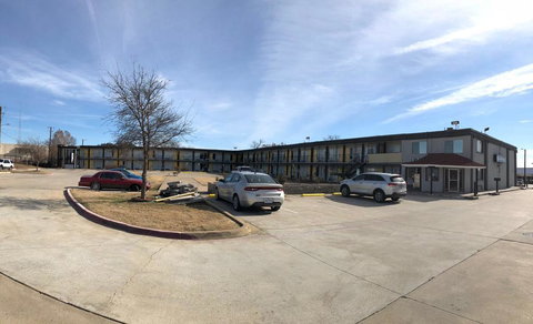 Americas Best Value Inn Garland - Renee 1